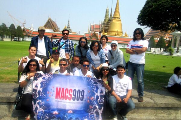 Bangkok - Bergayaturis (1) Bangkok - Bergayaturis (1)