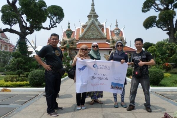 Bangkok - Bergayaturis (3) Bangkok - Bergayaturis (3)