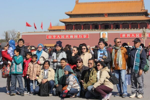 Keluarga Besar Telkom Family Group tour ke Beijing Shanghai Maret 2014 (1) Keluarga Besar Telkom Family Group tour ke Beijing Shanghai Maret 2014 (1)