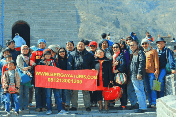 Keluarga Besar Telkom Family Group tour ke Beijing Shanghai Maret 2014 (2) Keluarga Besar Telkom Family Group tour ke Beijing Shanghai Maret 2014 (2)