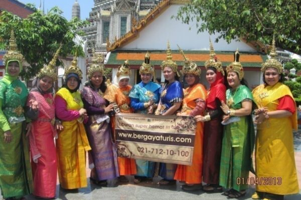Keluarga Besar YAKES Telkom Group tour ke Bangkok Pattaya Keluarga Besar YAKES Telkom Group tour ke Bangkok Pattaya