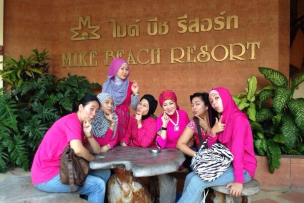 Keluarga Ibu-ibu Arisan Bintaro Jaya melalui Majalah KICAU - Bangkok Pattaya Keluarga Ibu-ibu Arisan Bintaro Jaya melalui Majalah KICAU - Bangkok Pattaya