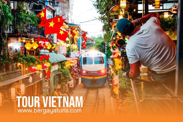 Tour Vietnam